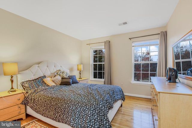 11809 OLD FORT RD, Fort Washington, MD 20744