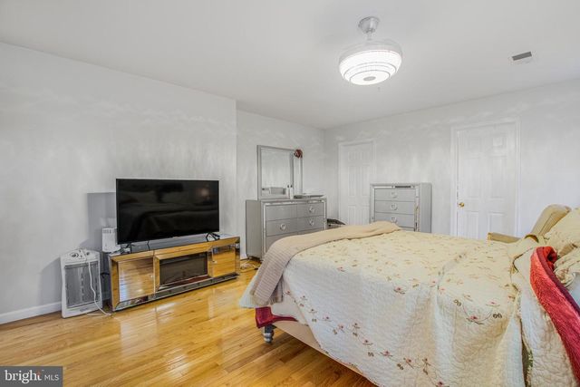 11809 OLD FORT RD, Fort Washington, MD 20744