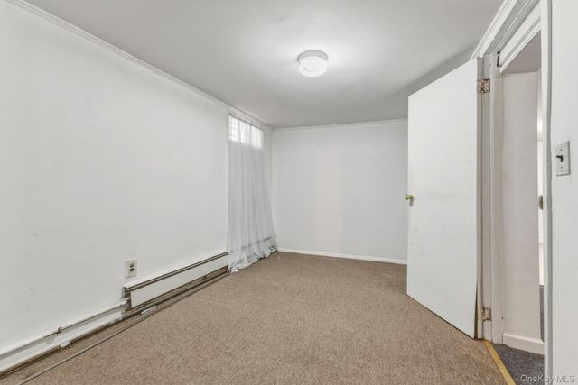 18811 Dormans Road, Saint Albans, NY 11412