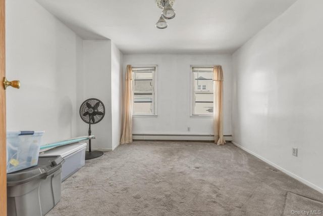 18811 Dormans Road, Saint Albans, NY 11412