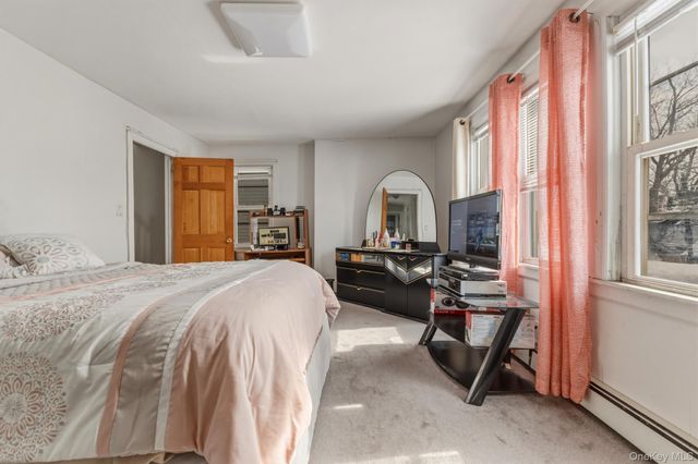 18811 Dormans Road, Saint Albans, NY 11412