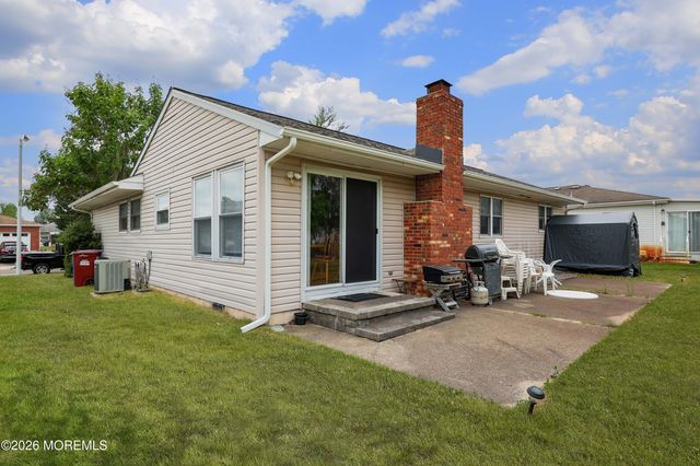 201 Bonaire Drive, Toms River, NJ 08757