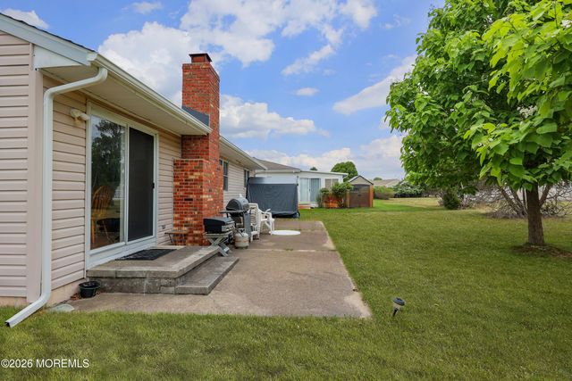 201 Bonaire Drive, Toms River, NJ 08757