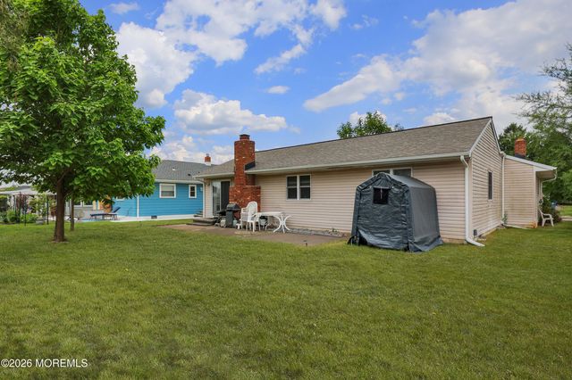 201 Bonaire Drive, Toms River, NJ 08757