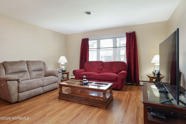 201 Bonaire Drive, Toms River, NJ 08757