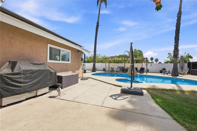 257 Ohio St, Lake Elsinore, CA 92530