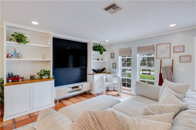 2025 NE 4th TER, Cape Coral, FL 33909