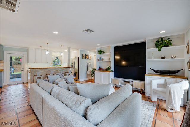 2025 NE 4th TER, Cape Coral, FL 33909