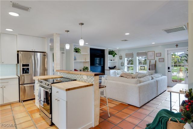 2025 NE 4th TER, Cape Coral, FL 33909