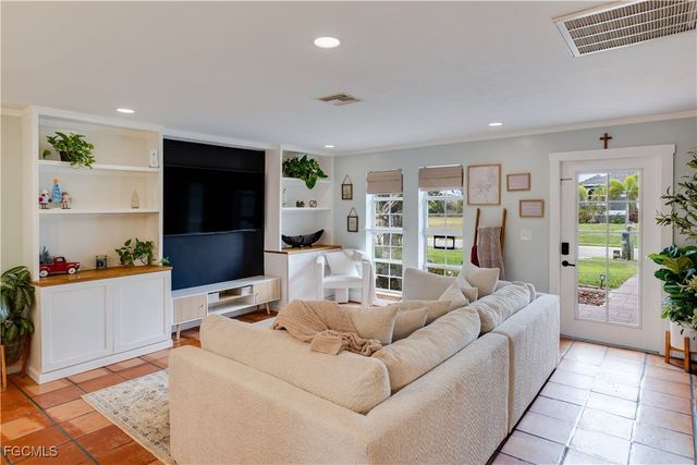 2025 NE 4th TER, Cape Coral, FL 33909