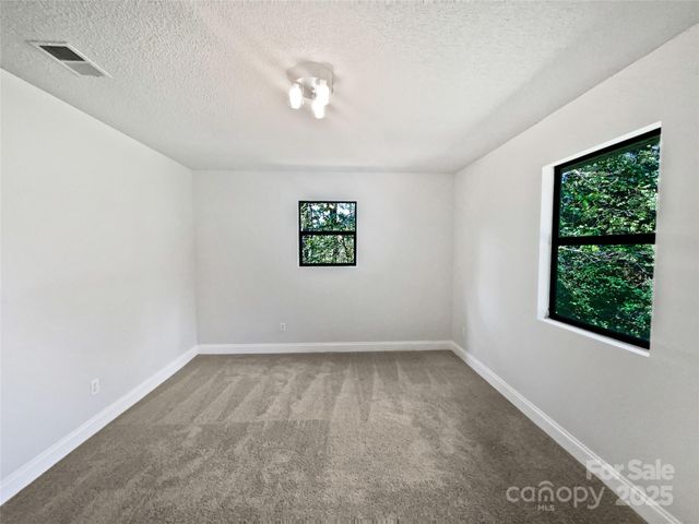 215 J Robinson Parkway, Kings Mountain, NC 28086