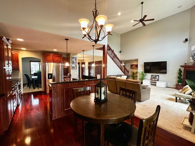 810 Briarwood Drive, Worthington, MN 56187