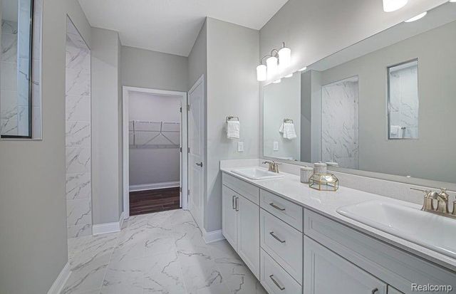 20569 West Kilburn Drive, Macomb, MI 48044