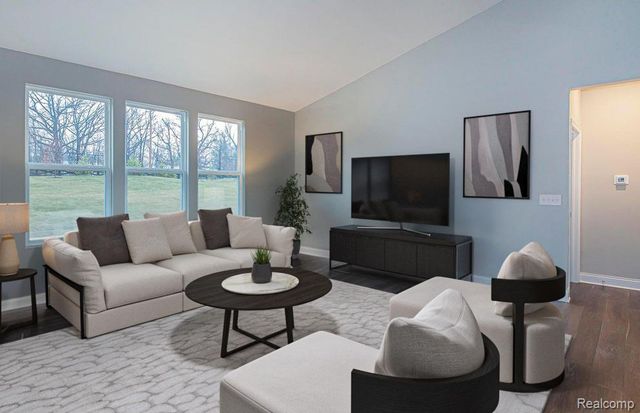 20569 West Kilburn Drive, Macomb, MI 48044