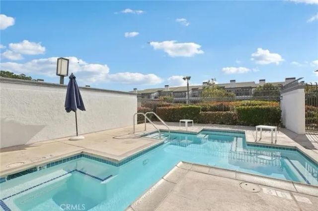 240 Nice Lane 117, Newport Beach, CA 92663