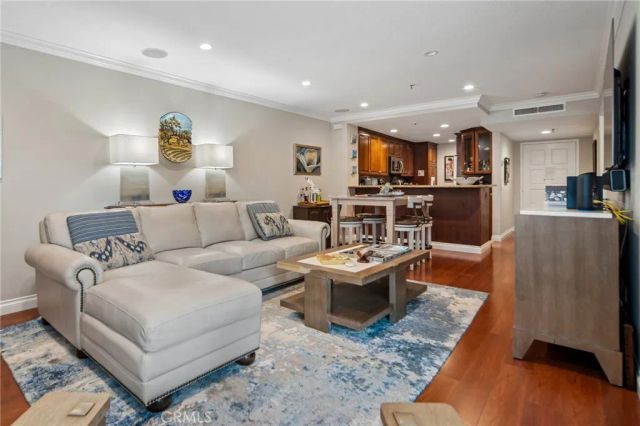 240 Nice Lane 117, Newport Beach, CA 92663