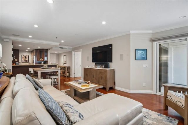 240 Nice Lane 117, Newport Beach, CA 92663