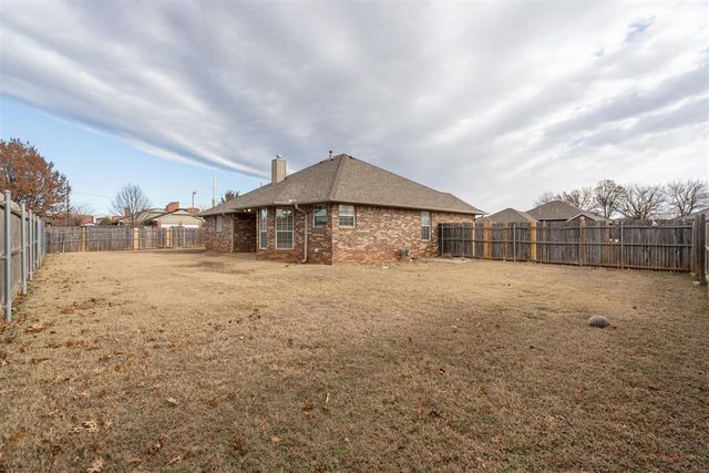 2521 Highland Drive, Moore, OK 73160