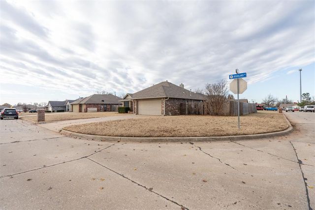 2521 Highland Drive, Moore, OK 73160
