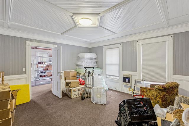 250 Main Road, Riverhead, NY 11901