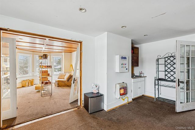 250 Main Road, Riverhead, NY 11901