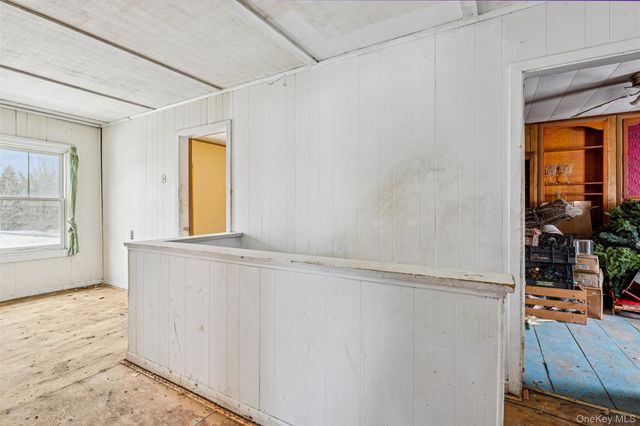 250 Main Road, Riverhead, NY 11901