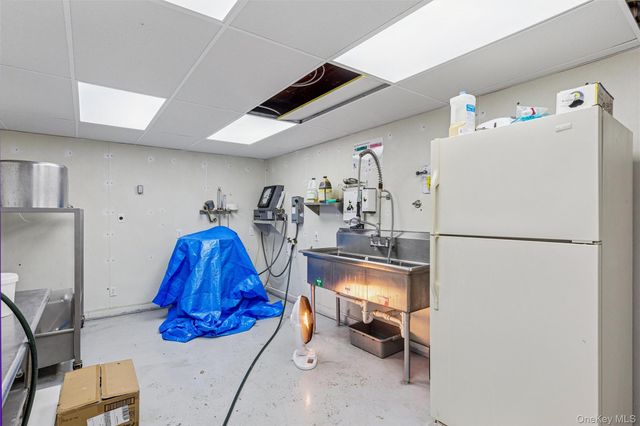 250 Main Road, Riverhead, NY 11901