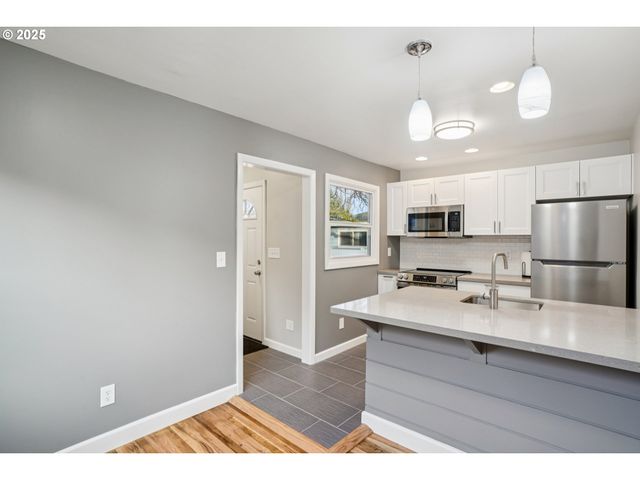 1405 Se 85TH Ave, Portland, OR 97216