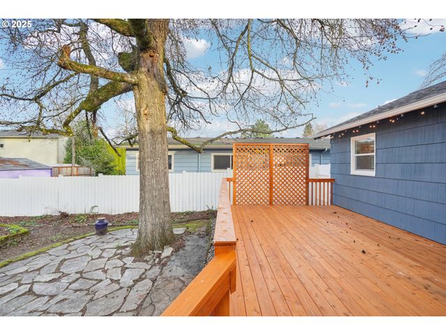 1405 Se 85TH Ave, Portland, OR 97216