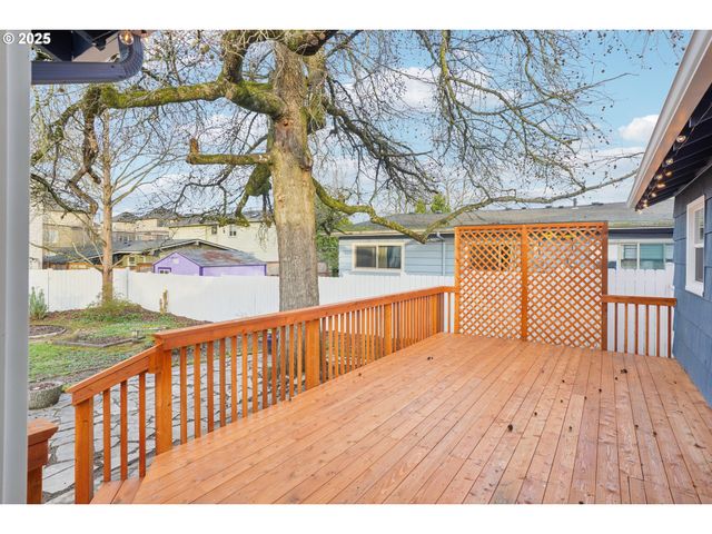 1405 Se 85TH Ave, Portland, OR 97216