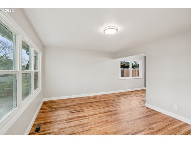 1405 Se 85TH Ave, Portland, OR 97216