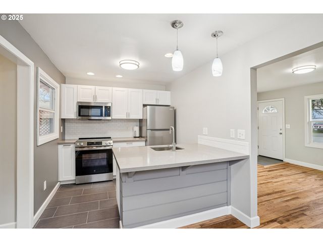 1405 Se 85TH Ave, Portland, OR 97216