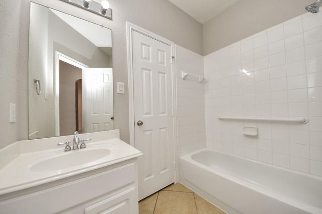 4422 Roundtree Lane, Missouri City, TX 77459