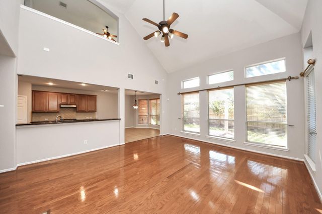 4422 Roundtree Lane, Missouri City, TX 77459