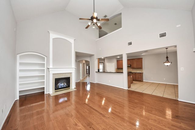 4422 Roundtree Lane, Missouri City, TX 77459