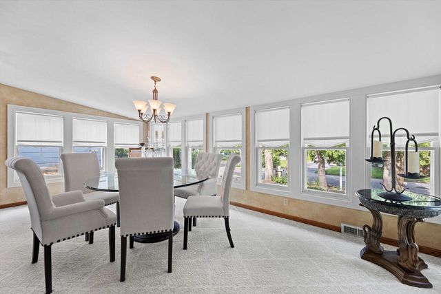 1823 W Shore DRIVE, Delafield, WI 53018