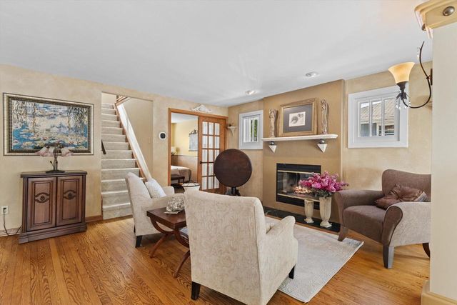 1823 W Shore DRIVE, Delafield, WI 53018