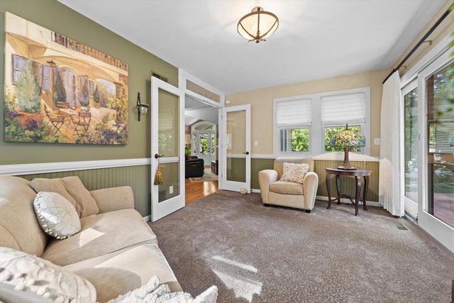 1823 W Shore DRIVE, Delafield, WI 53018