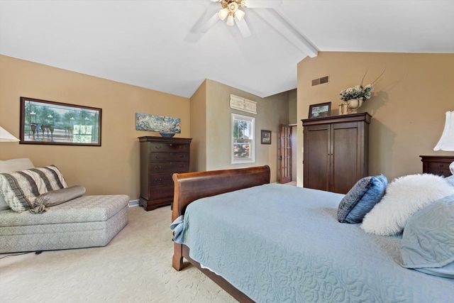 1823 W Shore DRIVE, Delafield, WI 53018