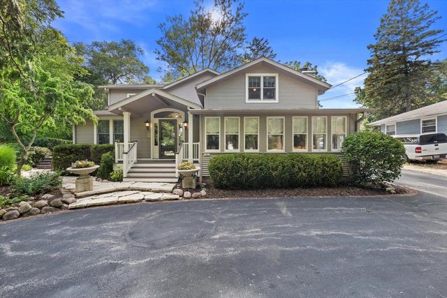 1823 W Shore DRIVE, Delafield, WI 53018