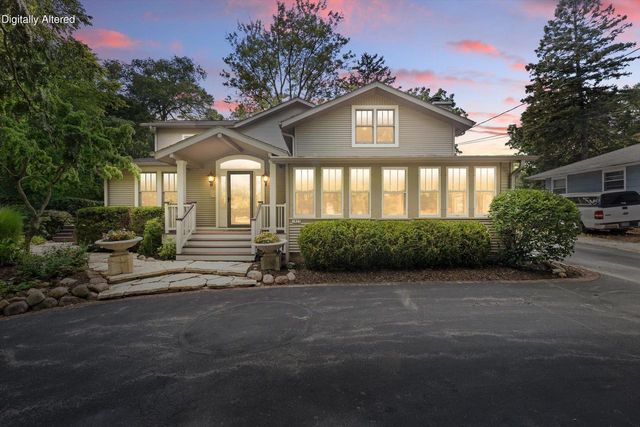 1823 W Shore DRIVE, Delafield, WI 53018