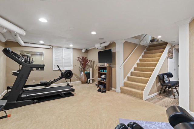 1823 W Shore DRIVE, Delafield, WI 53018