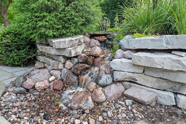 1823 W Shore DRIVE, Delafield, WI 53018