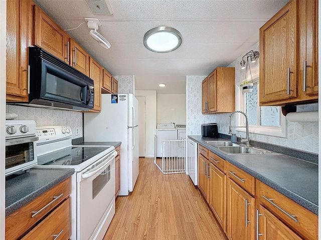 6631 SILVERBELL DRIVE, New Port Richey, FL 34653