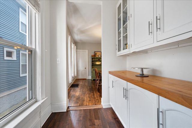 1621 Florence Avenue, Evanston, IL 60201
