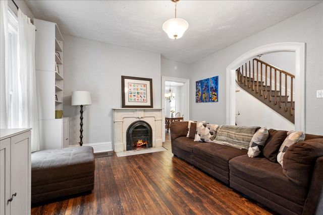 1621 Florence Avenue, Evanston, IL 60201