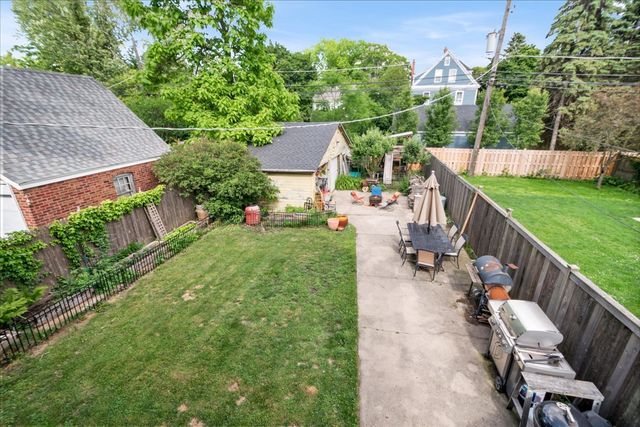1621 Florence Avenue, Evanston, IL 60201