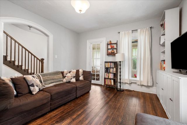 1621 Florence Avenue, Evanston, IL 60201
