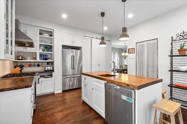 1621 Florence Avenue, Evanston, IL 60201