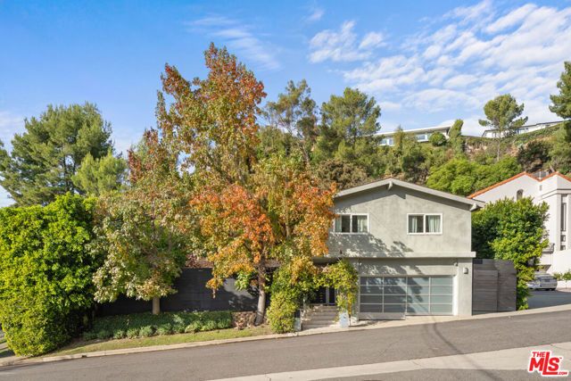 9767 Apricot Lane, Beverly Hills, CA 90210